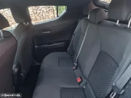 
										Toyota C-HR 1.8 Hybrid Comfort full									