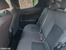 
										Toyota C-HR 1.8 Hybrid Comfort full									