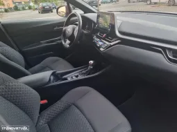 
										Toyota C-HR 1.8 Hybrid Comfort full									
