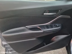 
										Toyota C-HR 1.8 Hybrid Comfort full									