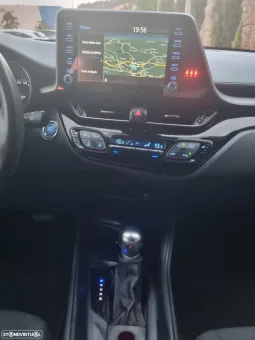 
										Toyota C-HR 1.8 Hybrid Comfort full									