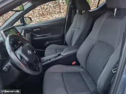 
										Toyota C-HR 1.8 Hybrid Comfort full									