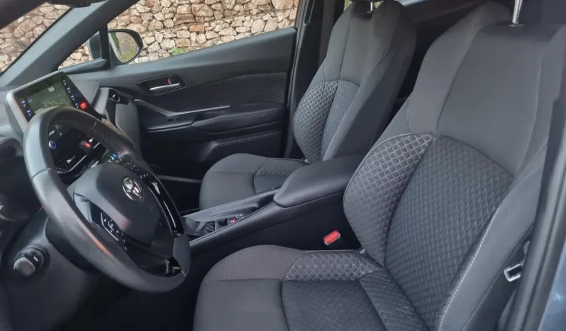 
								Toyota C-HR 1.8 Hybrid Comfort full									